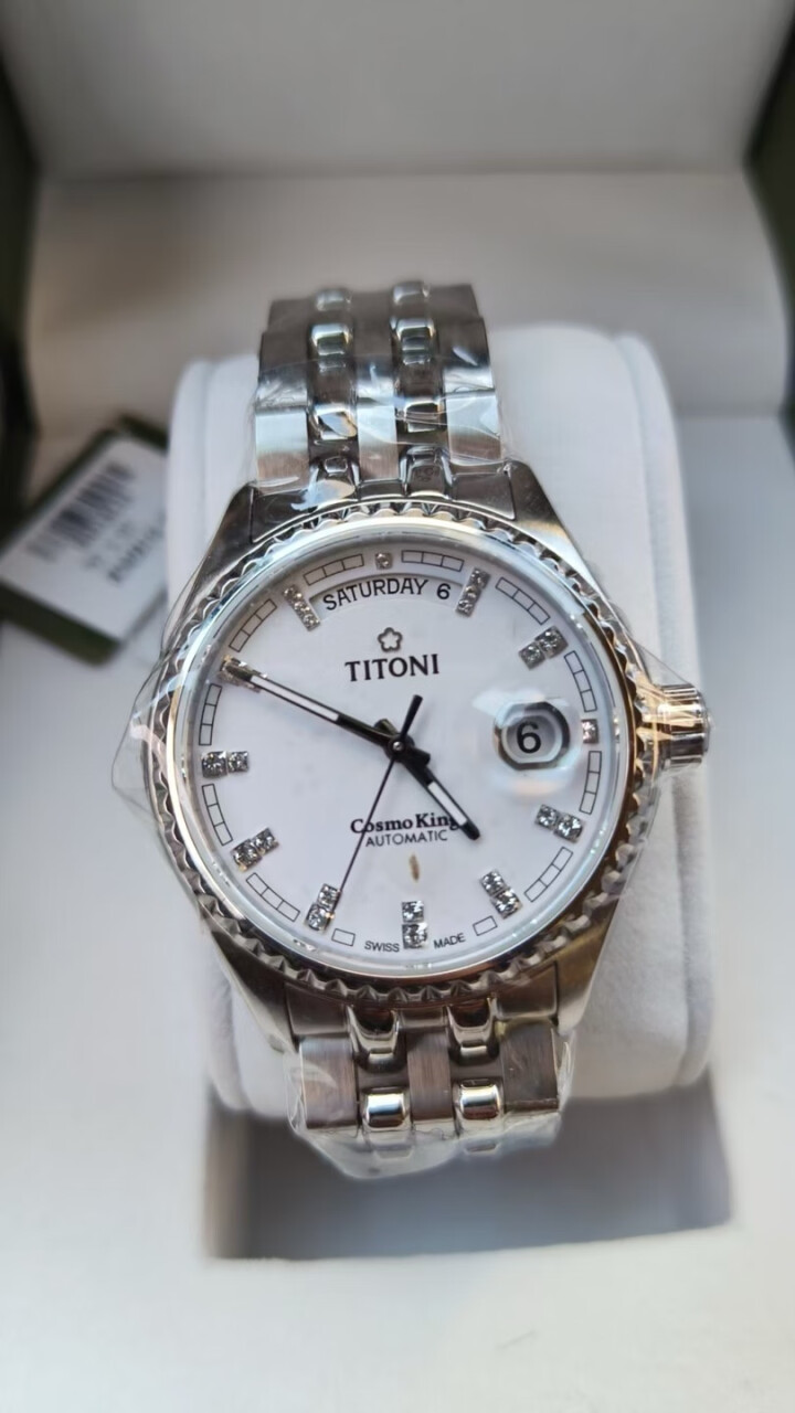 Replica Brands Souмок-Titoni Lumen часы один в оди