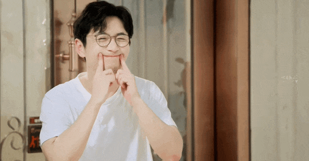 不过,大家私下聊谈吧,白客的颜值确实让人有点捉急,毕竟要跟剧中的