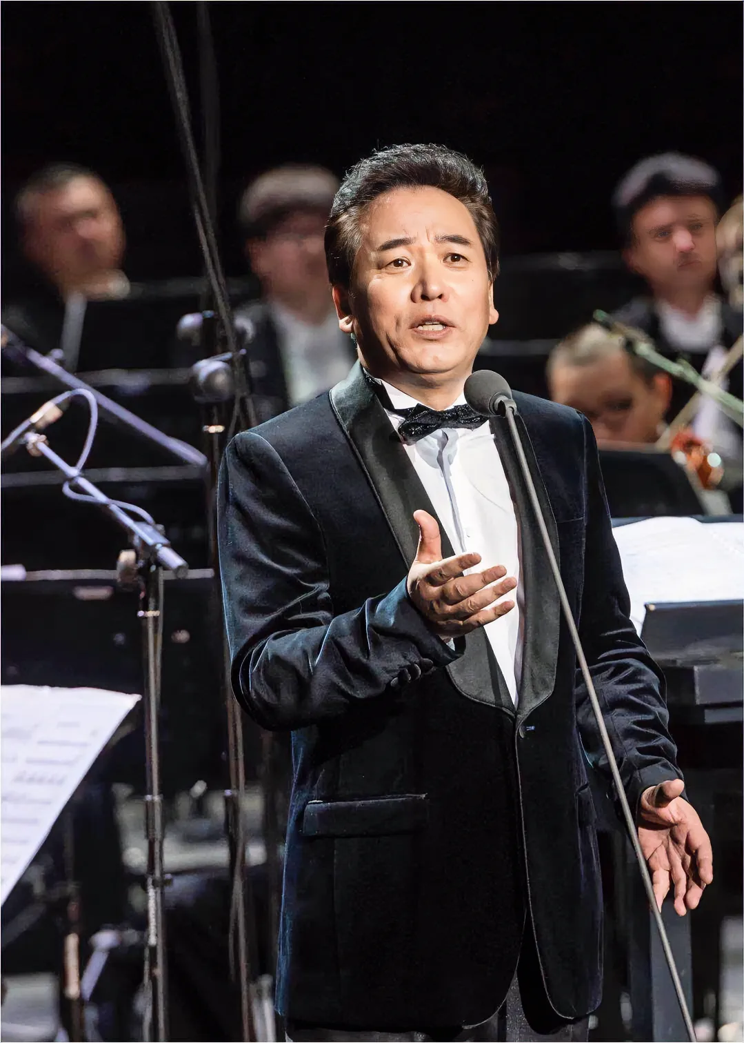 二,表哥:魏松,男高音歌唱家,现任上海歌剧院院长