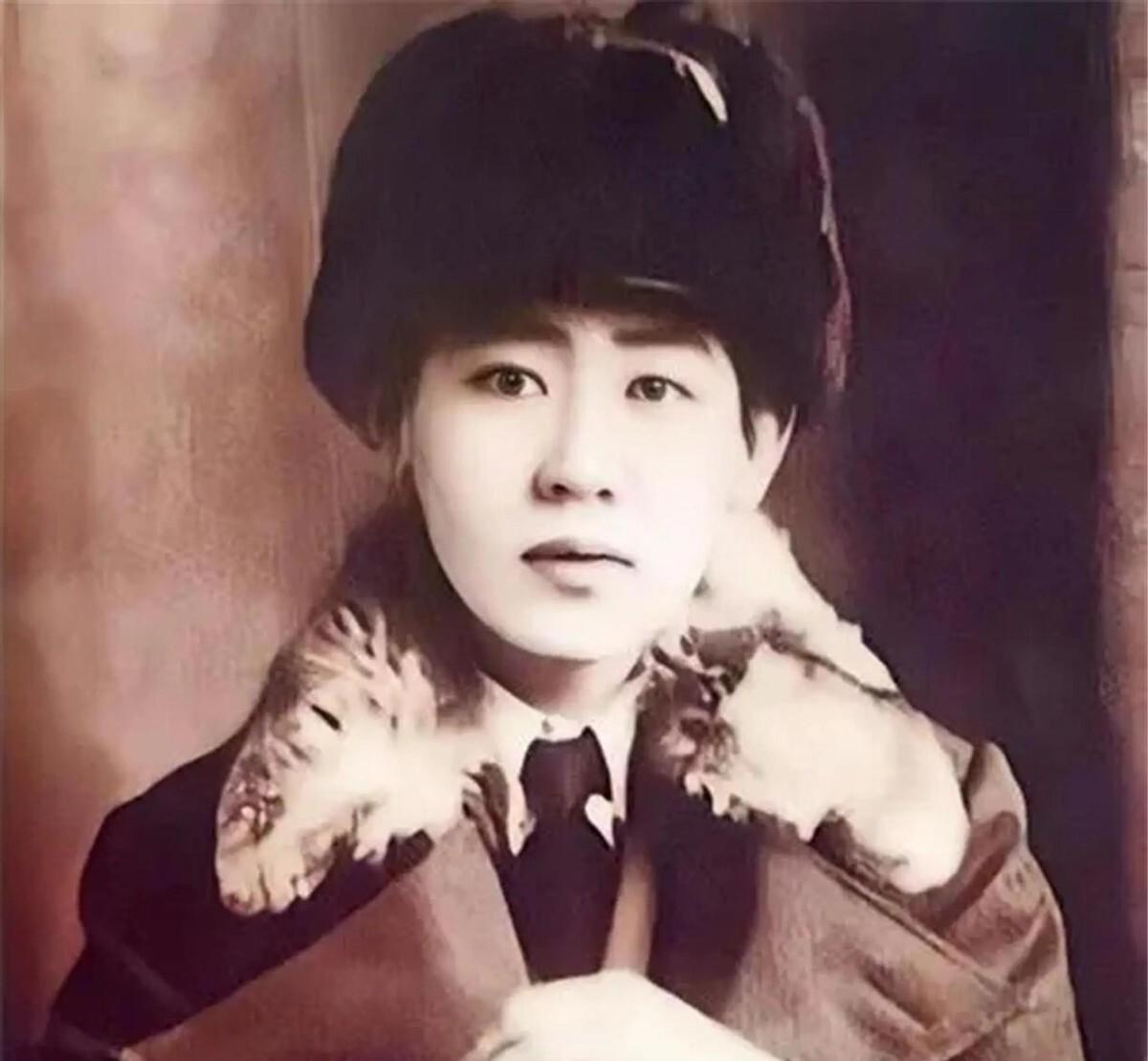 川岛芳子罕见老照片:受审中的她又胖又土,图四是她最恨的养父