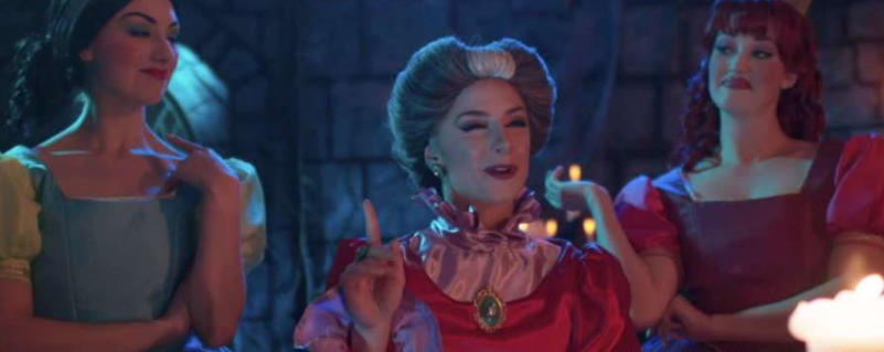 童话《灰姑娘》里,后妈对她的态度,换成真实世界更现实更残忍