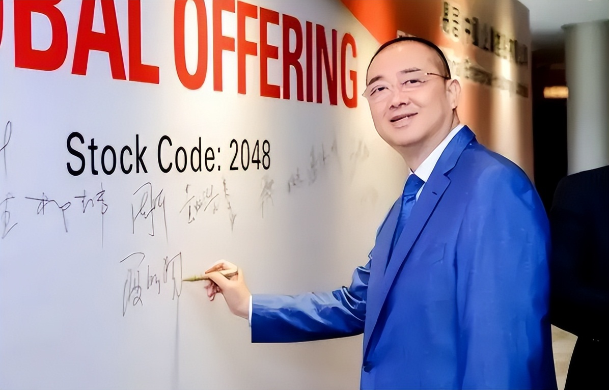 "失联"的恒大总裁夏海钧一共从恒大拿了多少钱?