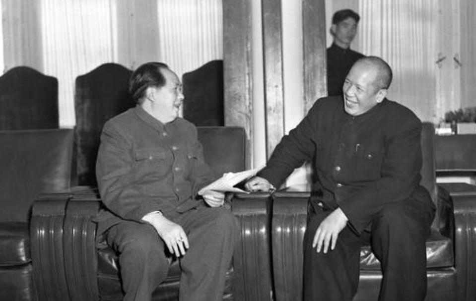 金维映:两嫁领袖人物,身死异国他乡,儿子长大后专程寻其过往