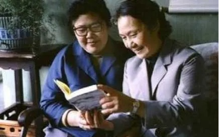 《青春之歌》作者杨沫的争议:为妻不忠,为母未慈