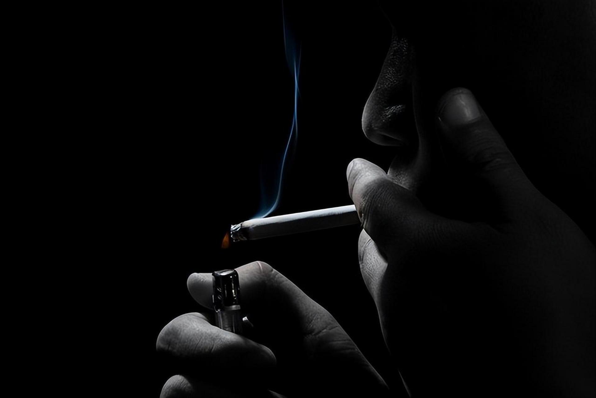 老年人要戒烟吗?医生提醒:过了52岁以后,戒烟前要注意这5件事