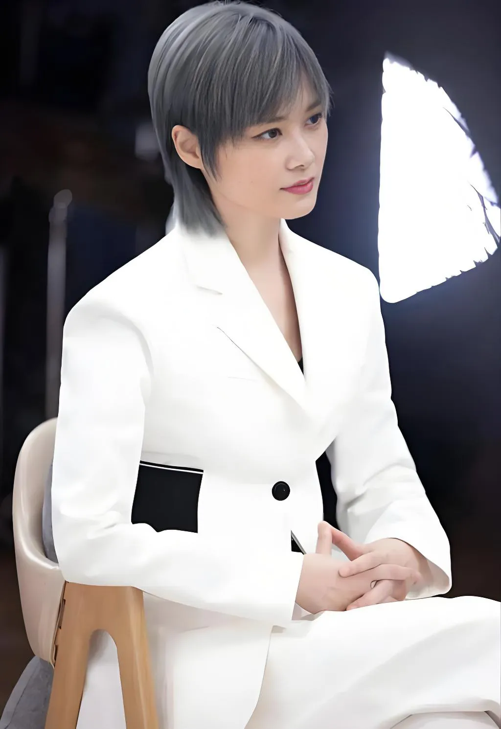 李宇春一辈子值了 1.父亲李国祥 铁路警察 2.母亲 人民教师 3