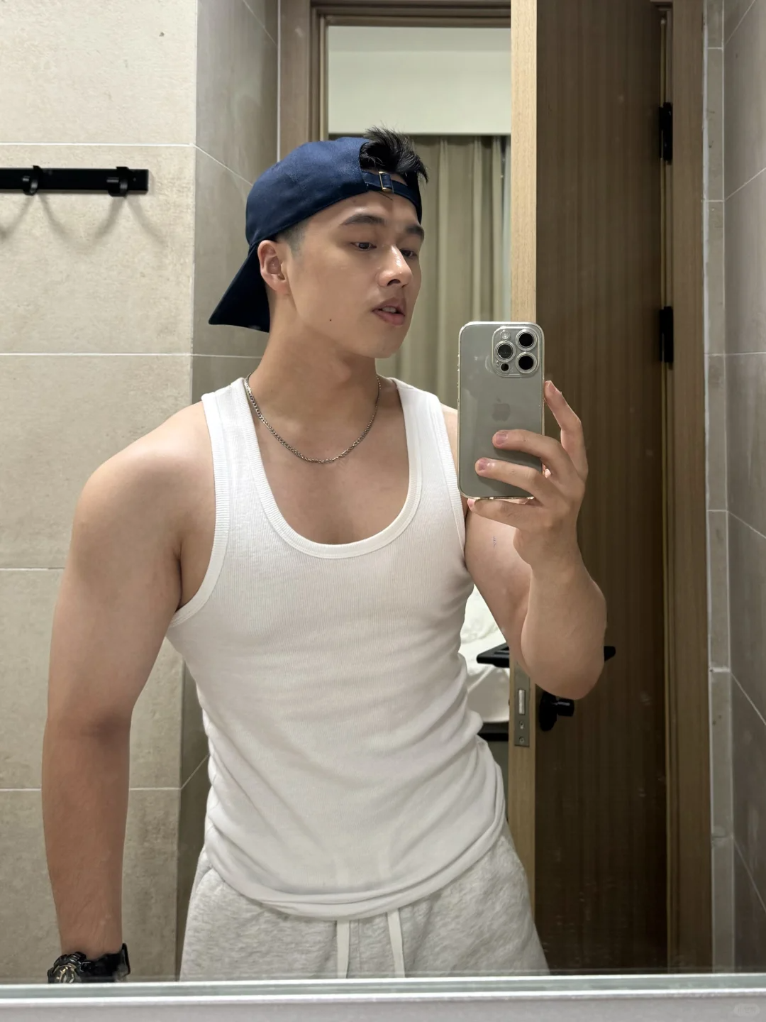 脂包肌广东小哥哥的居家日常