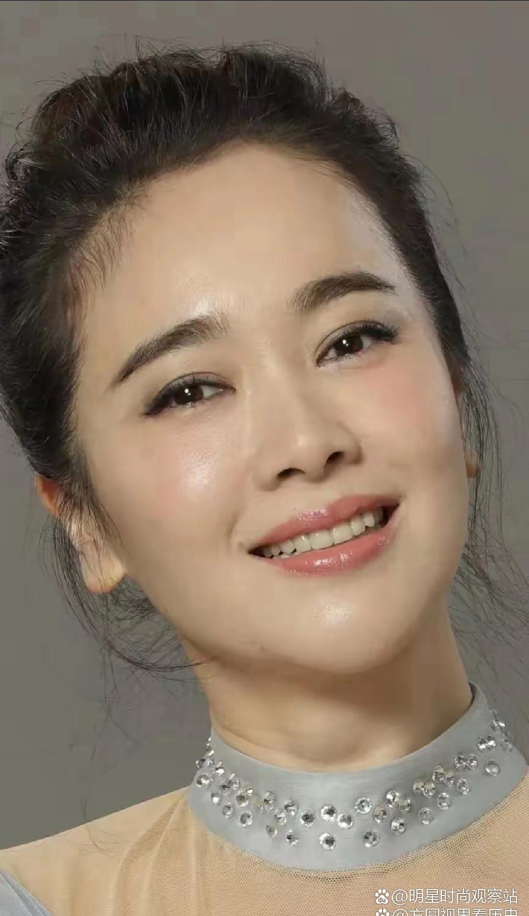 这样的形象不仅令人心动,更让人想起了自然之美 左小青年轻最美照片