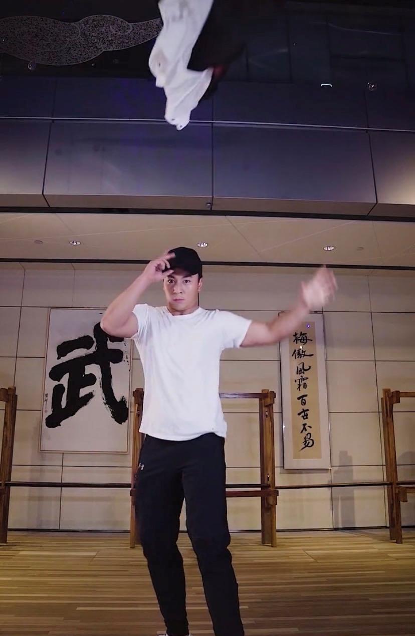 回顾:释小龙曾经的童星帅成"玻尿酸男神"肌肉明显荷尔蒙爆棚