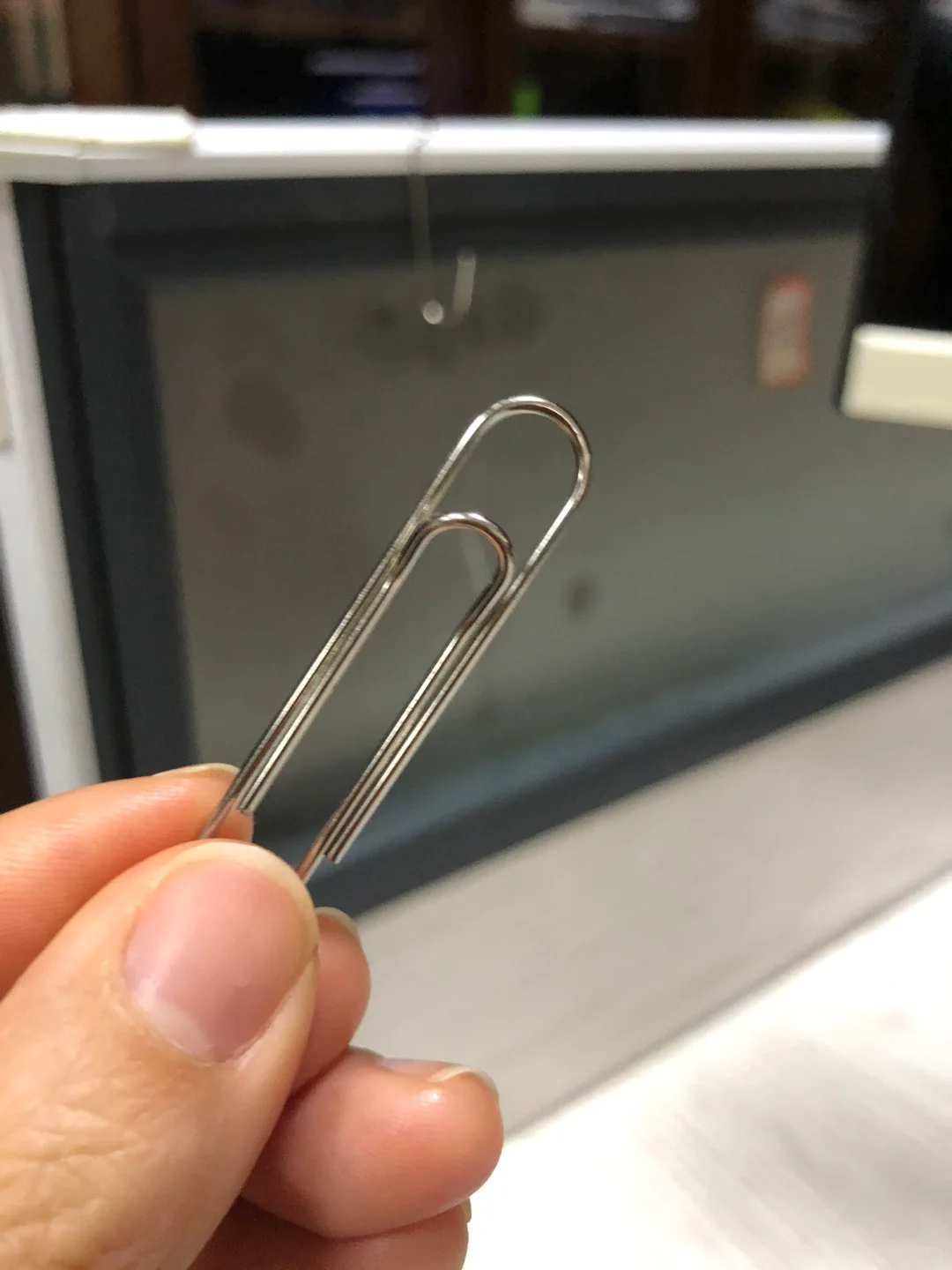 被年轻人"回形针"新用法圈粉了,换个方式,完美解决生活痛点