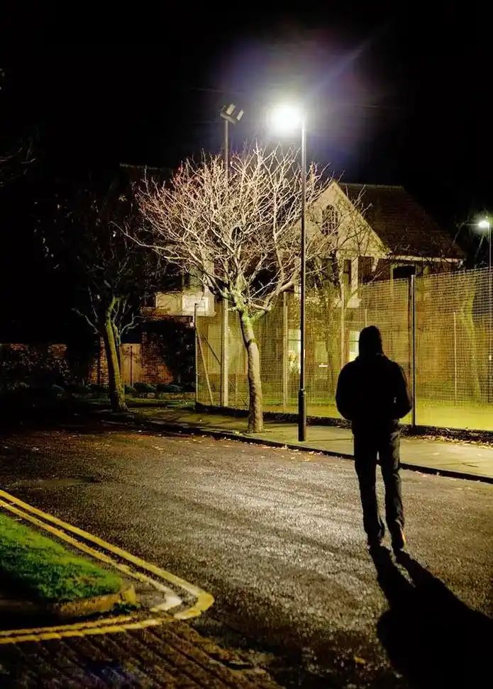 男人再婚快,背后的孤独与现实需求