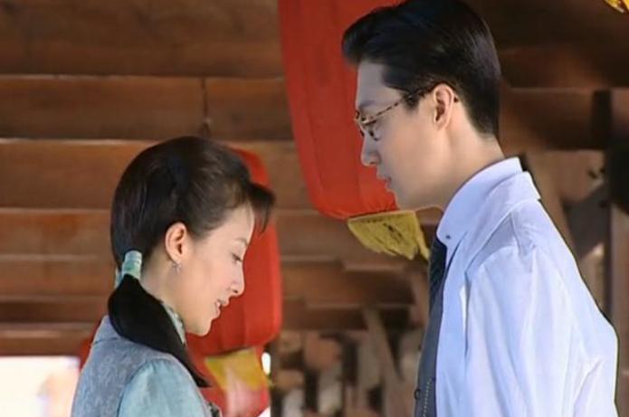 《金粉世家》原著:小怜私奔嫁入豪门后,比冷清秋更拎得清