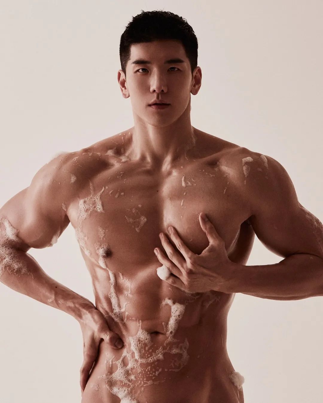 泰国务工男模欧巴,这牛蛙般的身材太l厉害了