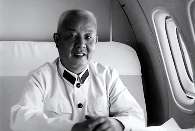 上海警备区副司令张宜爱,听到 "四人帮" 倒台后,试图起兵反抗