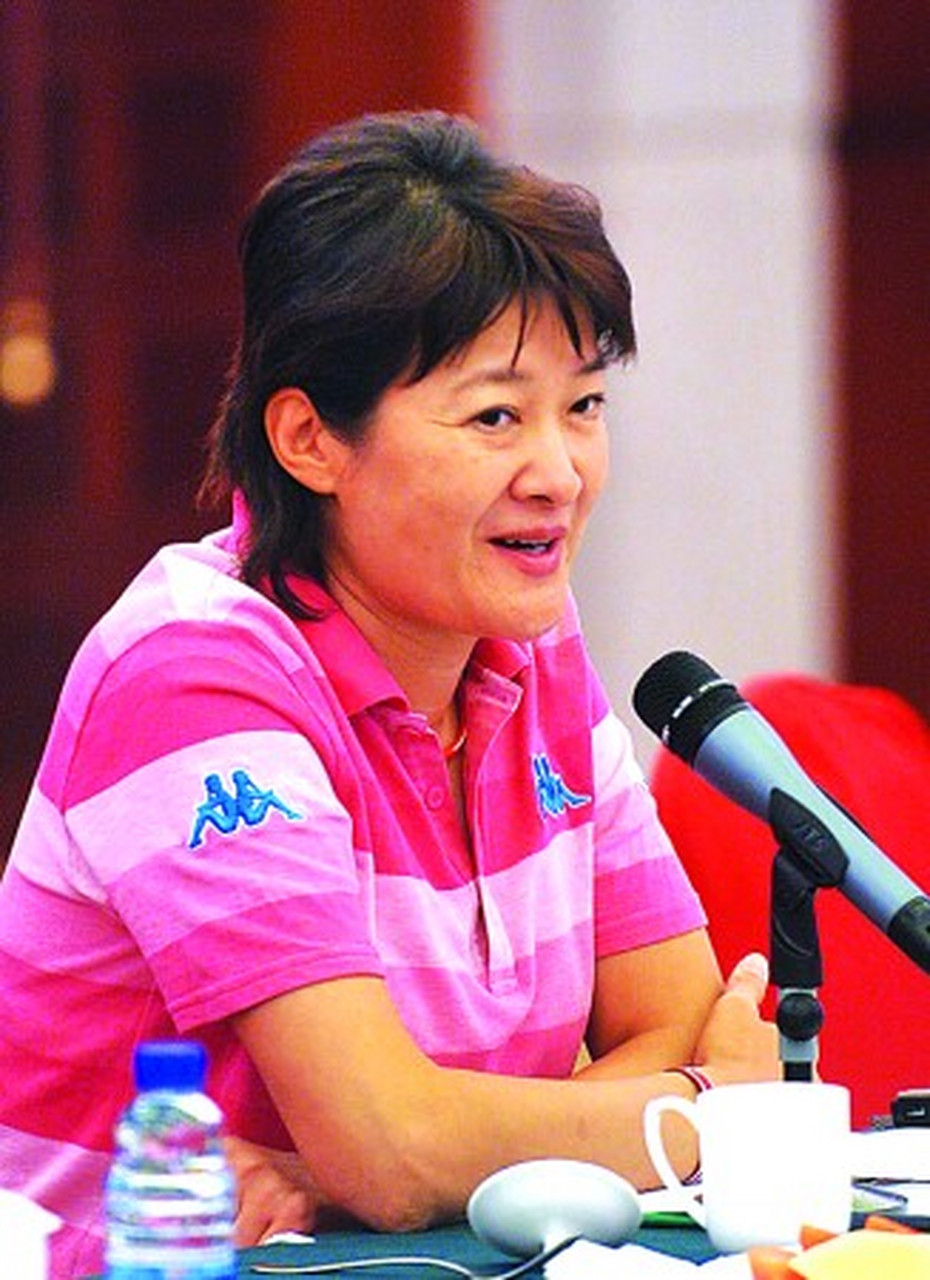 宋晓波篮球名人堂入堂仪式上高调摆资格:"在女篮我是大姐,我作为队长