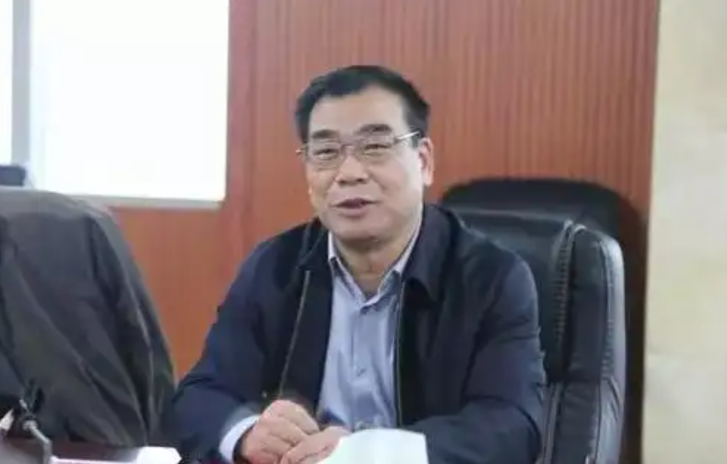 68岁退休厅官被查 曾是网红官员