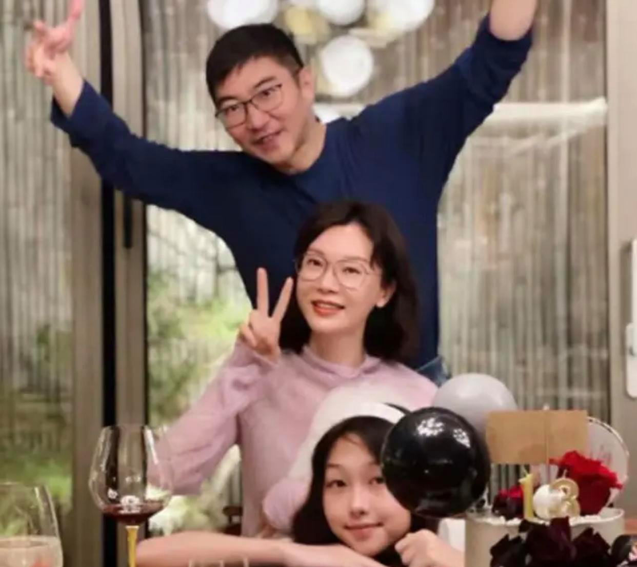 回顾陈数:为继子放弃生育,目睹丈夫"梅开三度"不离婚