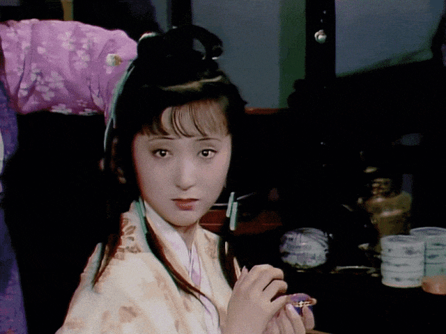 87版《红楼梦》林黛玉的衣橱!第八套被淘汰了,第九套太华丽了