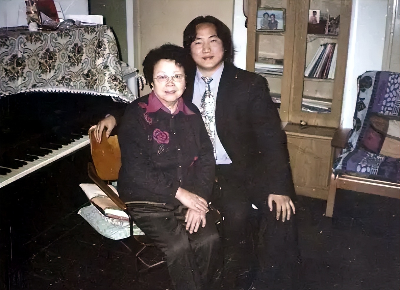 回顾:著名歌唱家王秀芬,为程志病逝心痛,她与播音员丈夫相爱一生