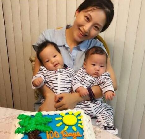回顾"豪门惨剧"周美毅:在 葬礼上被离婚,丈夫带小三上门夺子