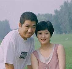 回顾张国立:前任离婚后不再生育,让邓婕养狗,为儿子张默操碎心