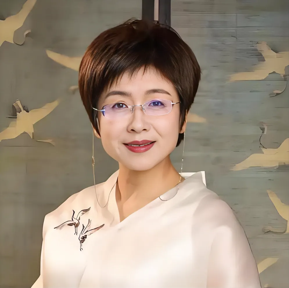 北大赵冬梅教授的家庭关系: 一,父母 父亲是革命先烈赵烽五 ,1936年