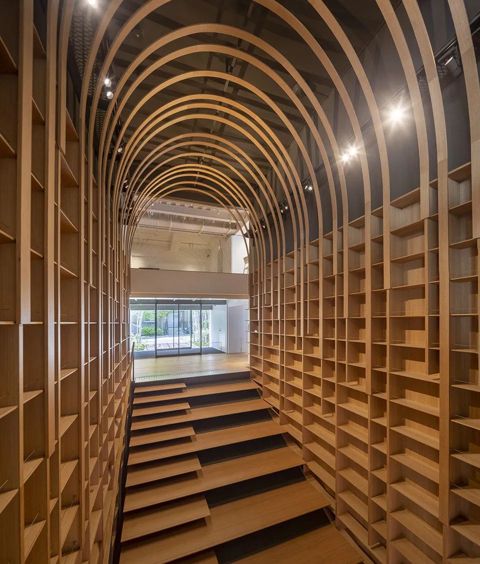 隈研吾kengo kuma,让建筑消失!