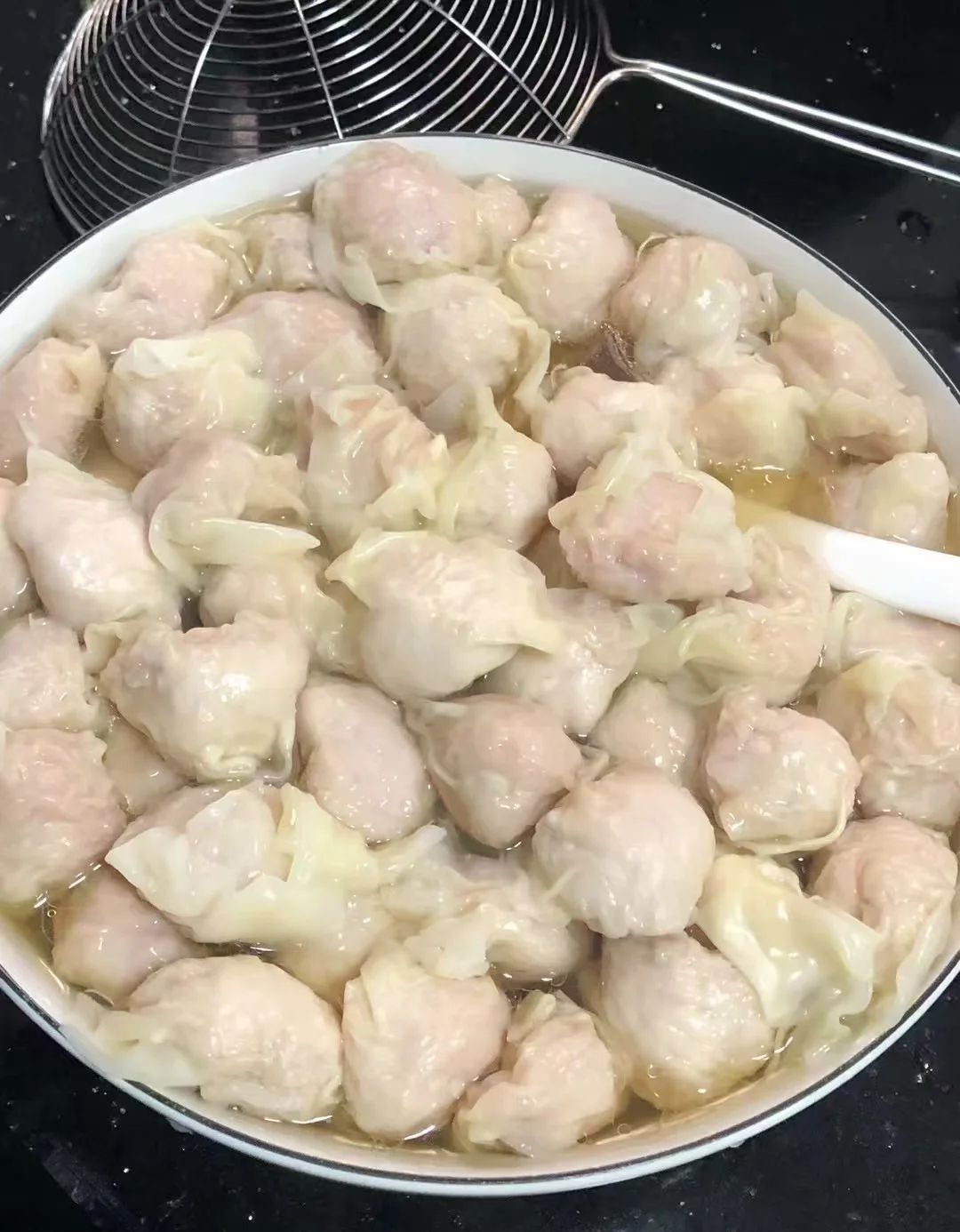 品尝福建扁肉,感受传统小吃的魅力