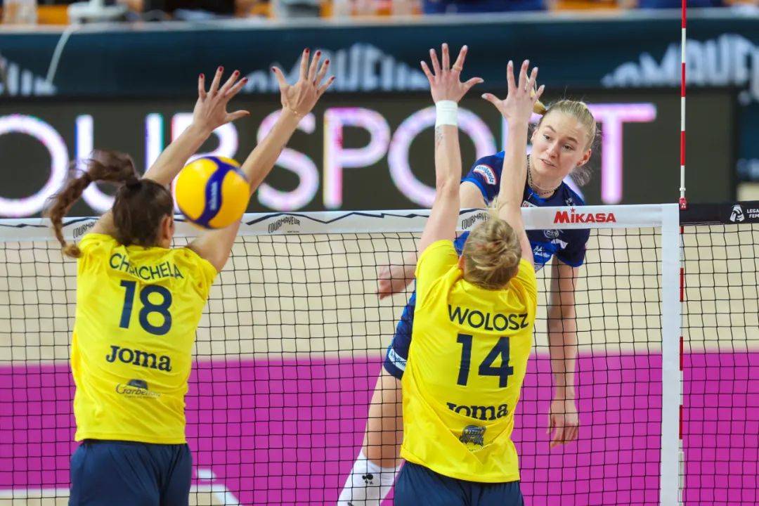 北京时间4月13日,意大利女排劲旅诺瓦拉女排