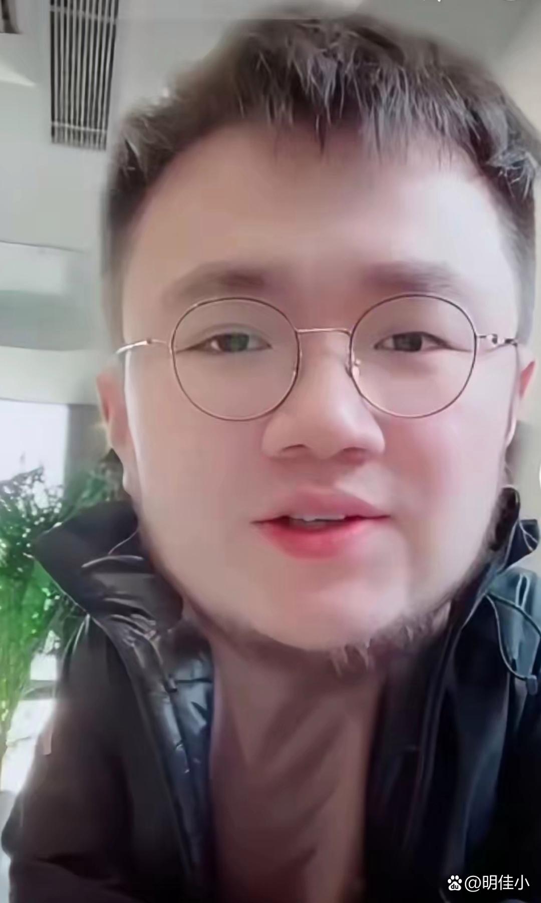 之所以又提起巴图肯定是依靠自己的实力已经捧不红小儿子想借大
