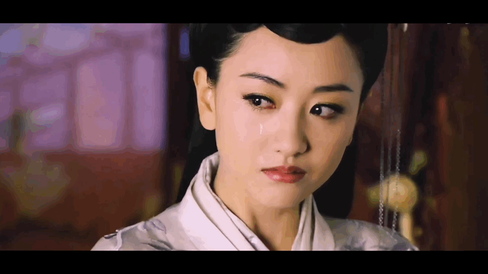 这种"可甜可飒"的特质,让她既能驾驭《陆贞传奇》里疯魔的萧唤云,也能