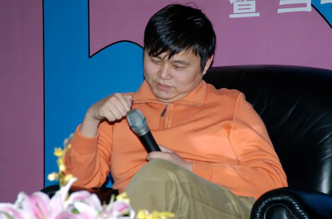 从海关科员到副厅级作家:当年明月的双面人生