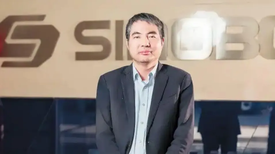 毕业于长沙理工大学,湖南星邦智能装备有限公司创始人,董事长