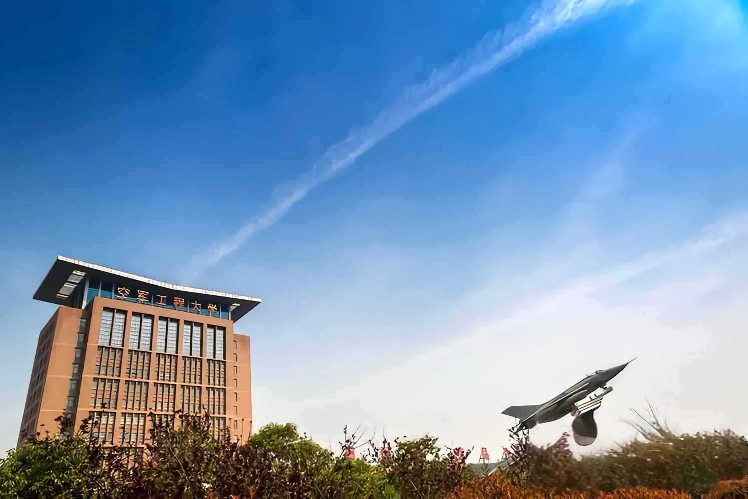 美国头疼了,中国放弃了这十二样东西 一,芯片技术