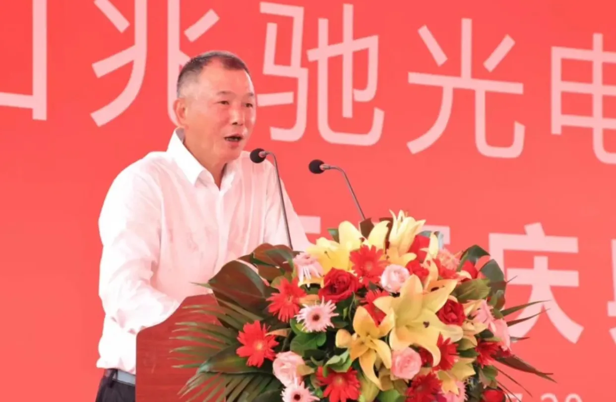 顾伟: 1965年出生于江西南昌,毕业于长江商学院