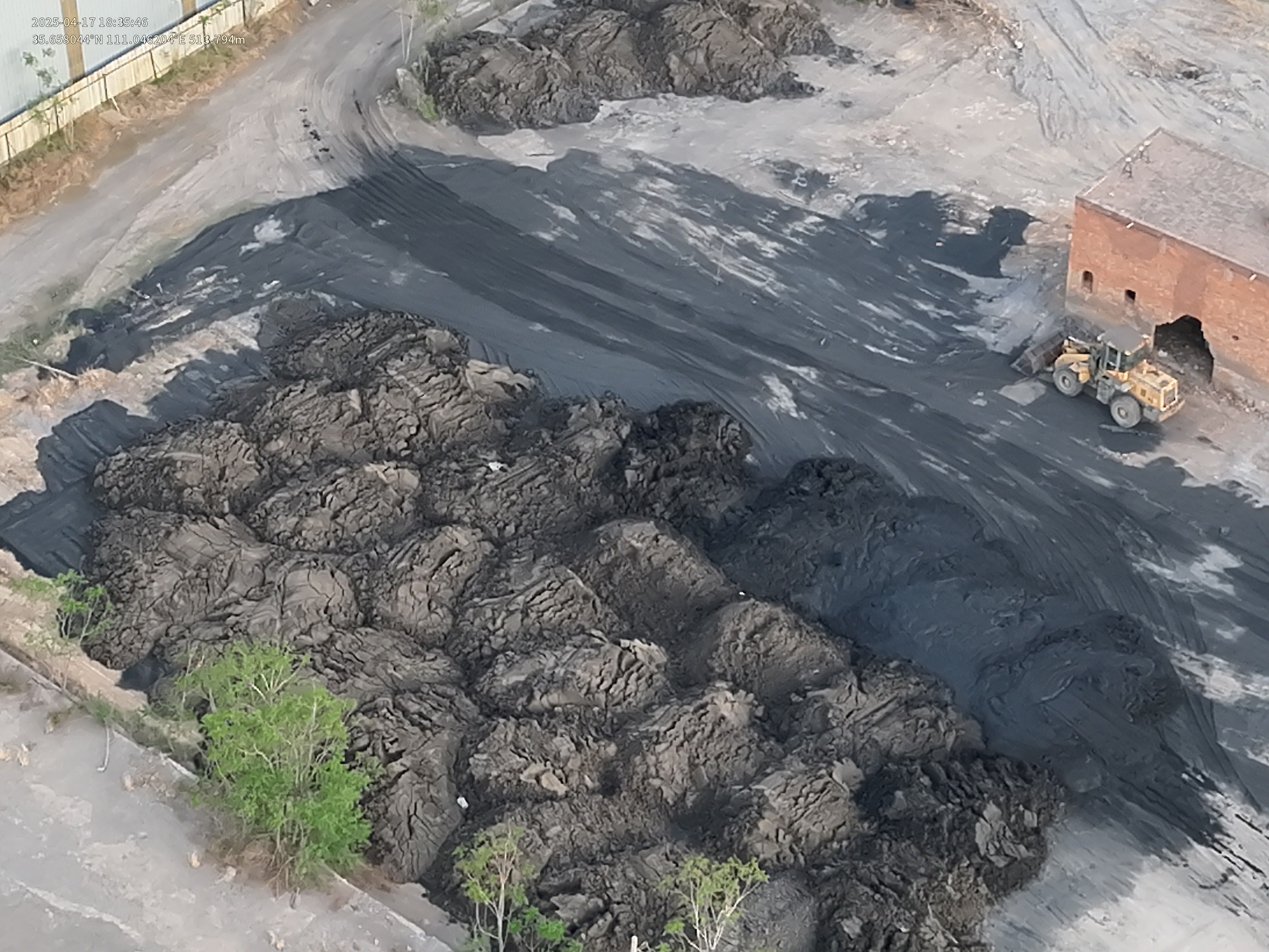 进行了走访,通过我们现场走访,发现西社镇存在多处生态环境污染问题