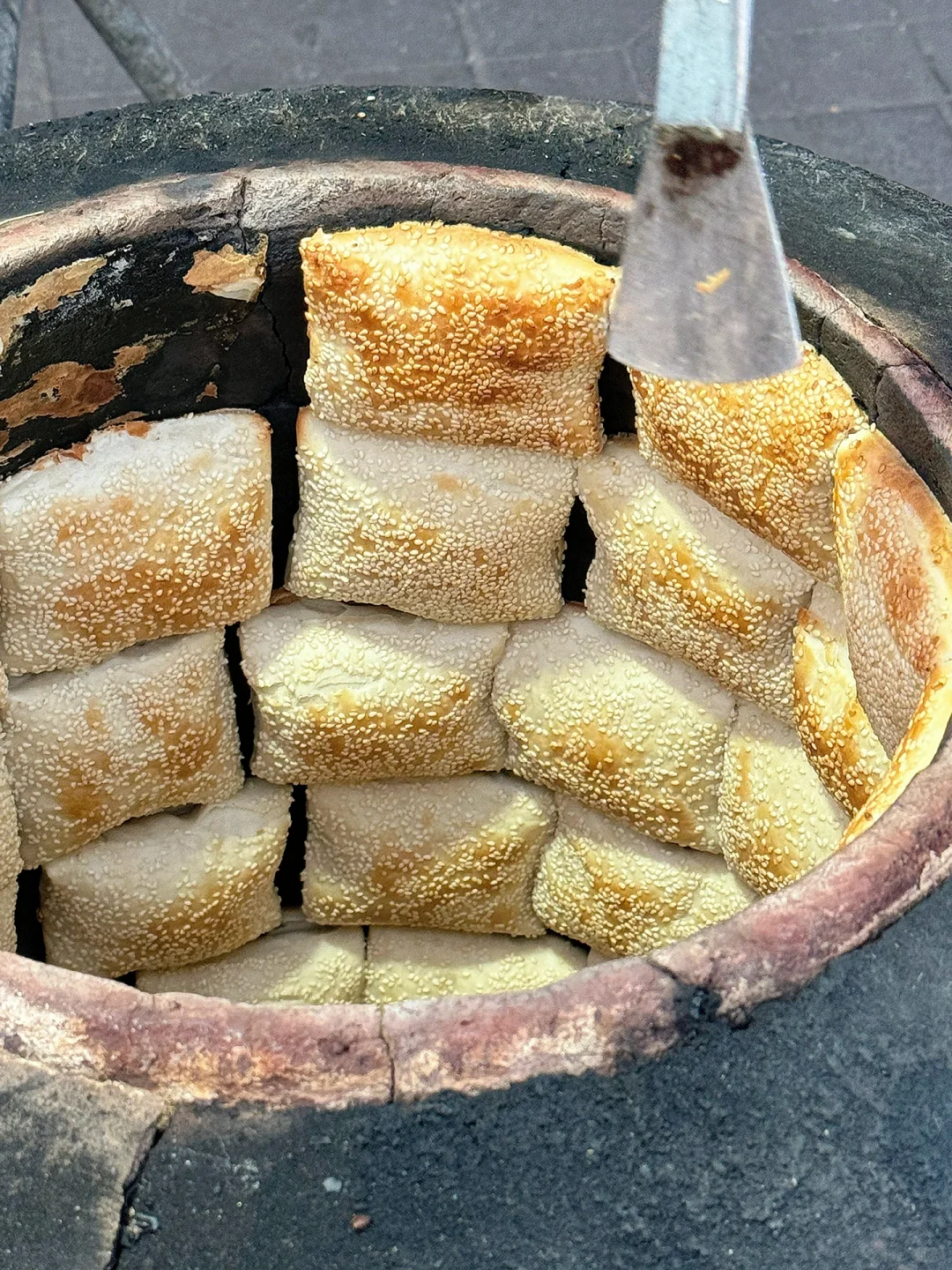 10. 定州烧饼:越嚼越香的"传统美味"