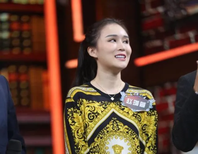 当年,赵本山的女儿球球在参加了一档节目,主持人汪涵非常亲切的说:"