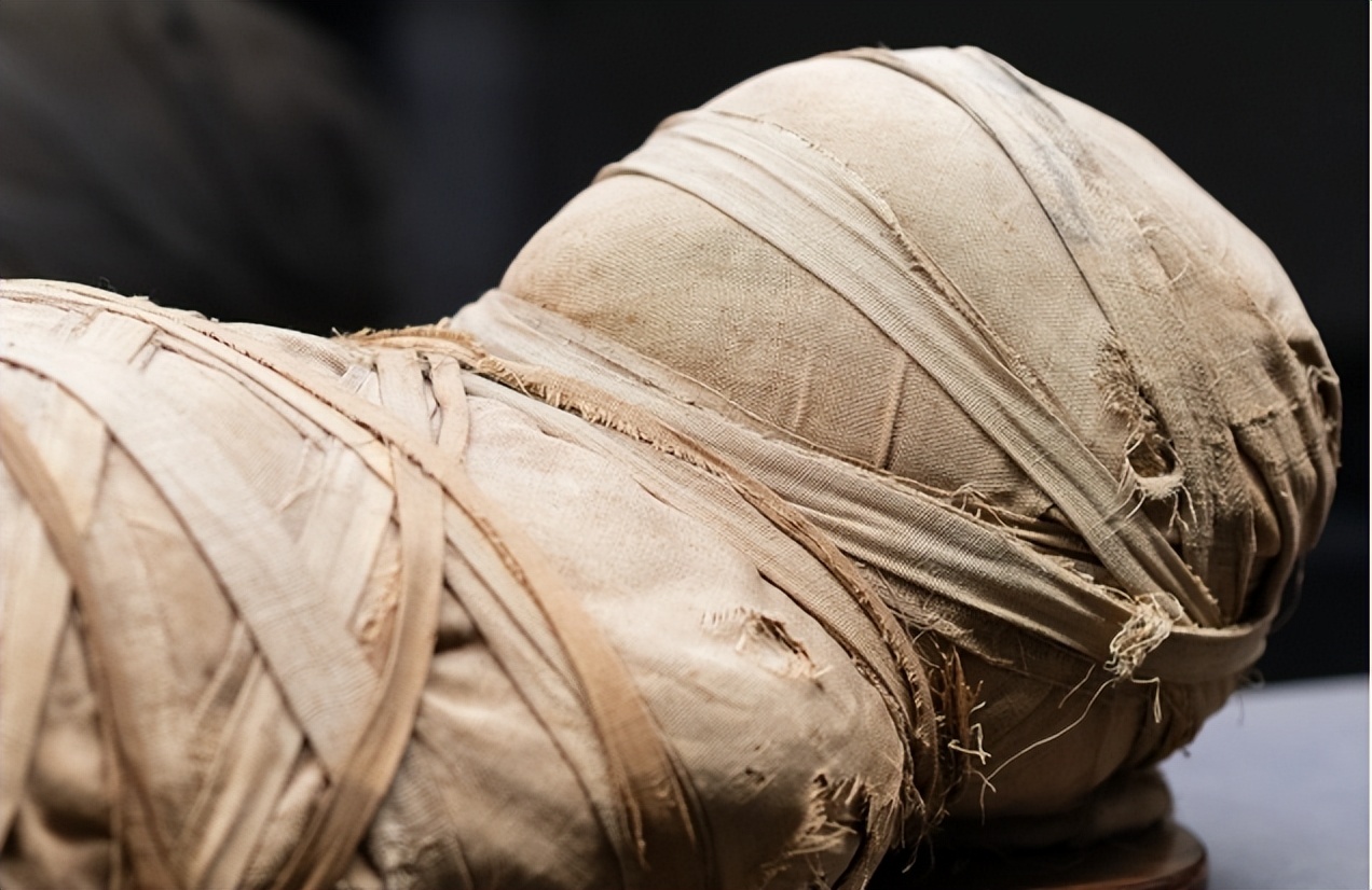 抗日战士黄利辉:被泰国做成干尸61年!罚站博物馆万人唾骂食人魔