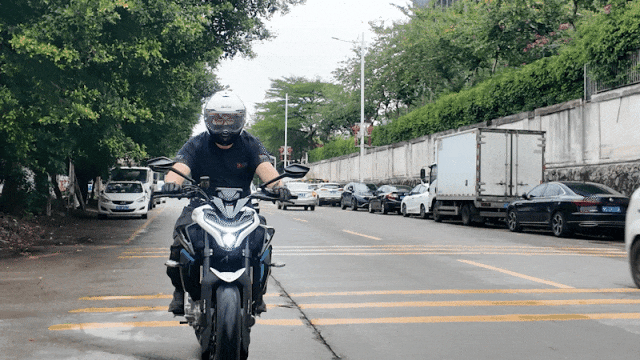 春风675NK试驾体验报告:三缸95匹马力不到3.6万元,实际战力如何-有驾 春风675NK试驾体验报告:三缸95匹马力不到3.6万元,实际战力如何-有驾