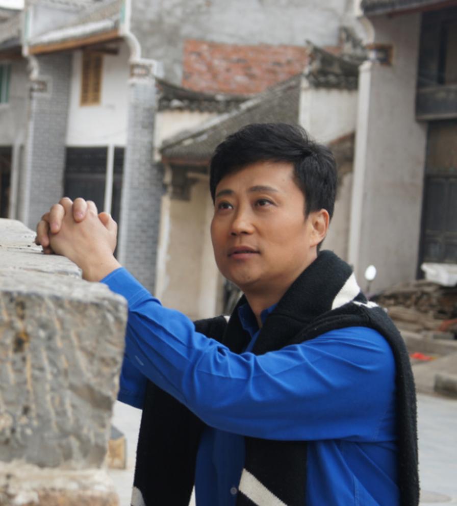 回顾耿为华:被小14岁娇妻倒追,15年后离婚,离婚时和女儿抱头痛哭