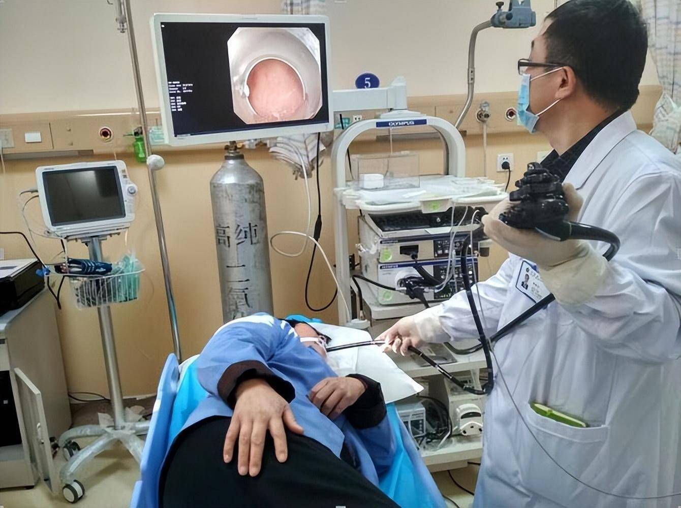 34岁男子幽门螺旋杆菌感染,2年后身体如何,医生:他没注意3件事