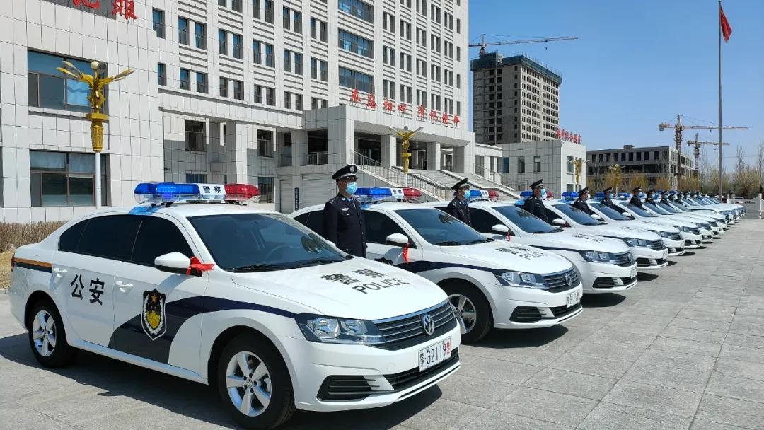 回顾:警车喷 "公安" 还是 "警察"?90%的人分不清!两者的区别?