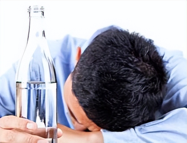 喝酒为什么会上瘾,怎样才能科学戒酒又不伤身体?为什么在线