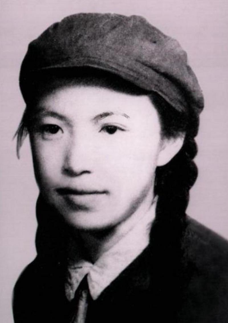 北大才女林昭被划右派,1968年慷慨赴死,血书控诉时代不公