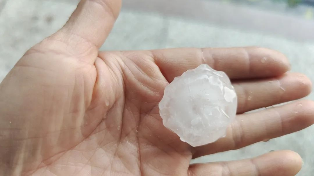 雷电冰雹大风 北京三预警齐发!