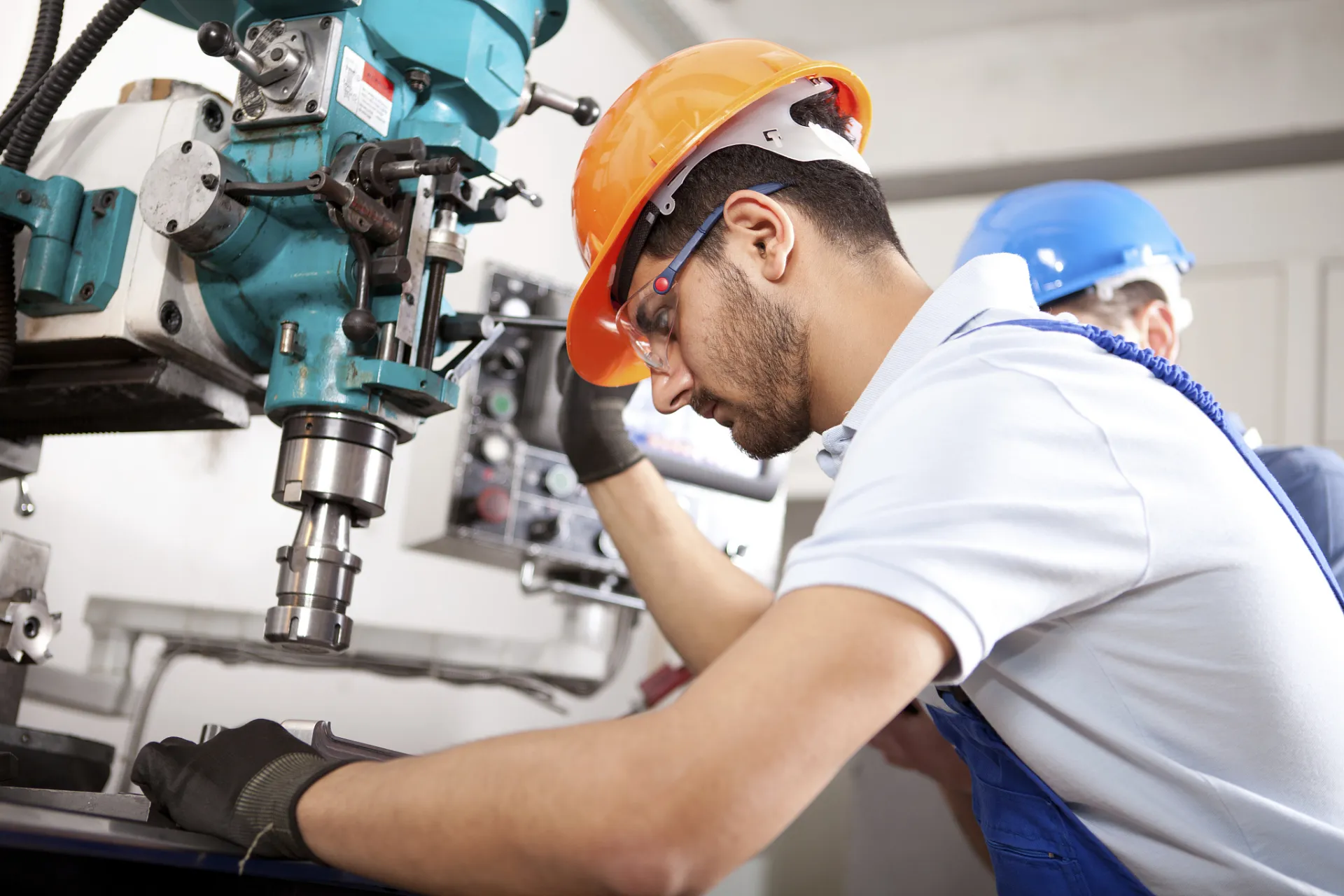 德国工人为什么愿意在同一家工厂干一辈子直到退休?