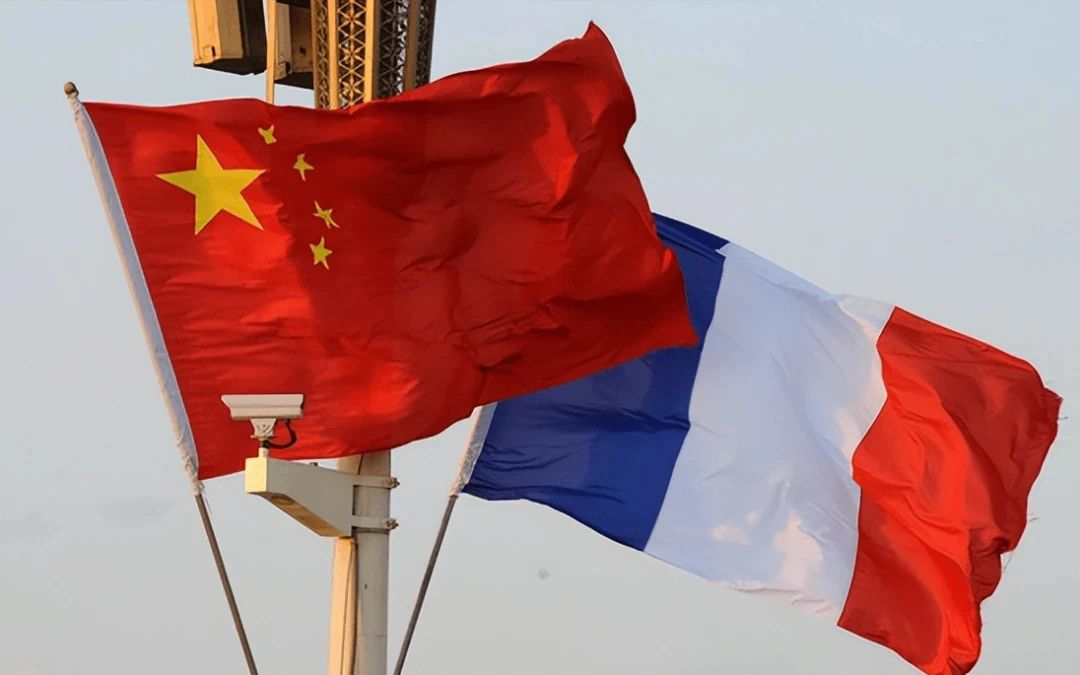 被中方点名后,马克龙连夜表态:三大承诺写进外交记录