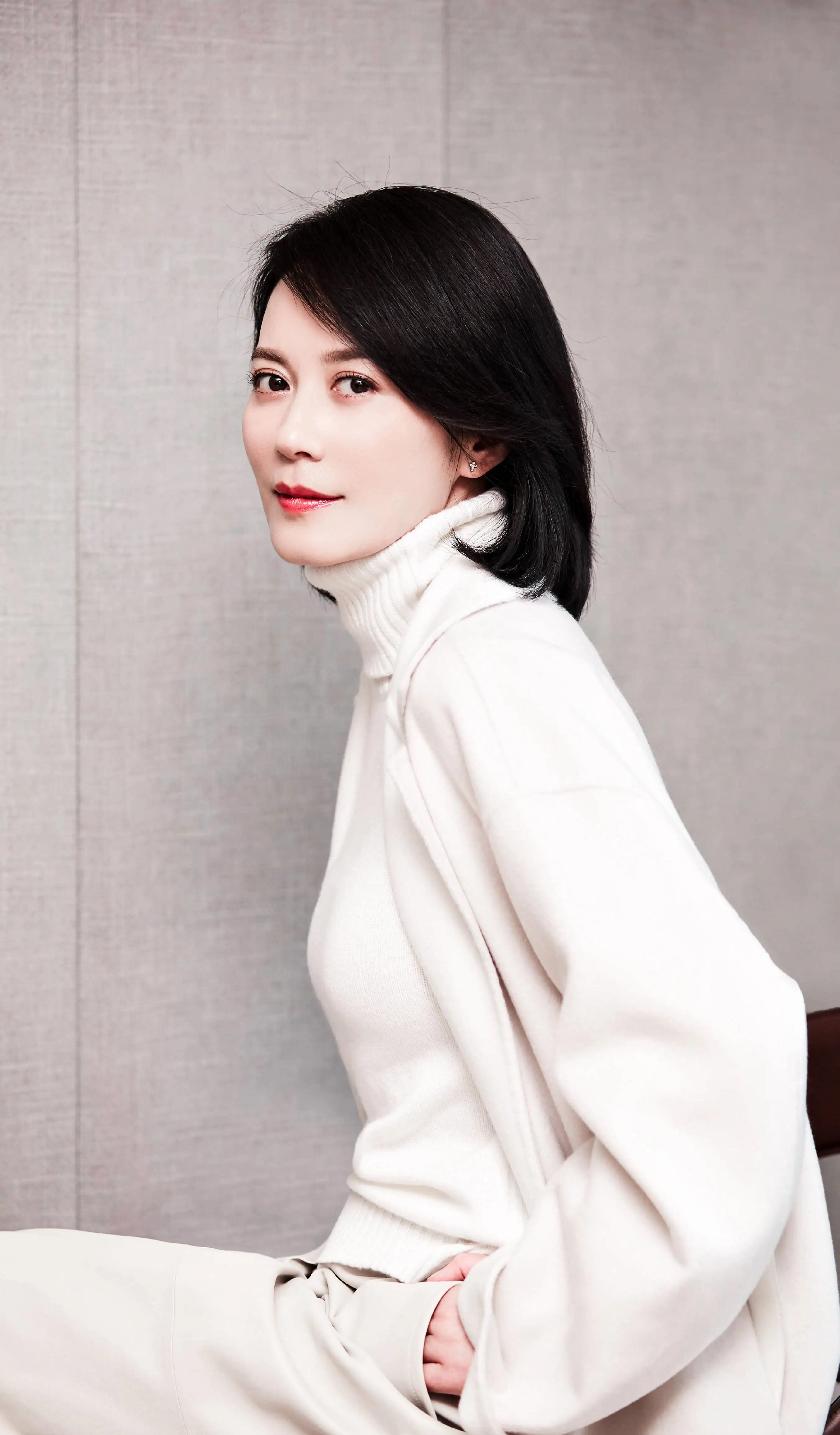 有一次,金星采访俞飞鸿的时候问:"你现在都50岁了,你为什么还不结婚?