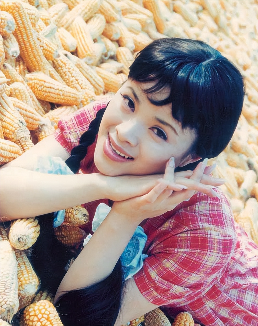 回顾演员石兰:相识9天就闪婚,离婚后嫁外籍丈夫,如今美丽依旧